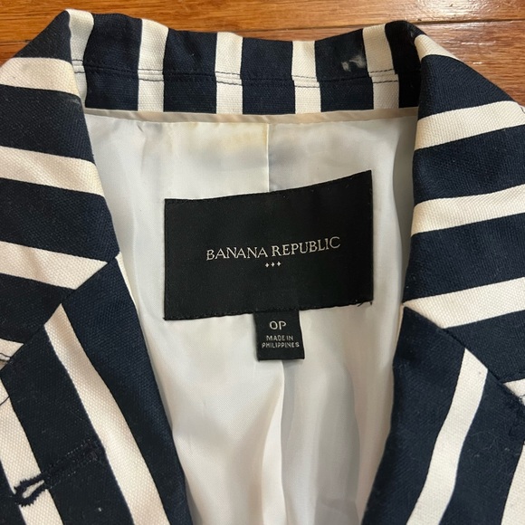 Blue and white stripped Banana Republic blazer with gold buttons - Picture 6 of 7